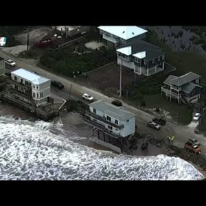 Effort underway to prevent Vilano Beach home from going into surf
