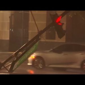 Hurricane winds cause damage in Downtown Orlando
