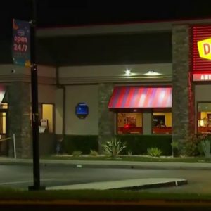1 dead, 1 wounded in shooting inside Denny's in Orlando