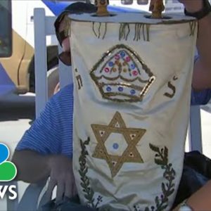 Residents’ Emotional Return To Sanibel Island Synagogue After Hurricane Ian