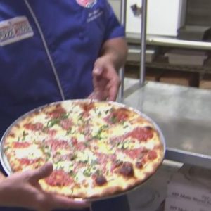 Florida pizza acrobat makes award-winning pizza