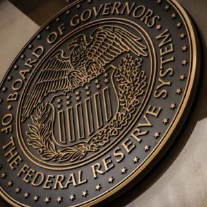 MoneyWatch: Wall Street looking for interest-rate insight from Federal Reserve meeting minutes