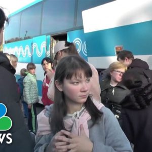 Kherson Evacuees Tell Of Constant Shelling During Ukrainian Counteroffensive