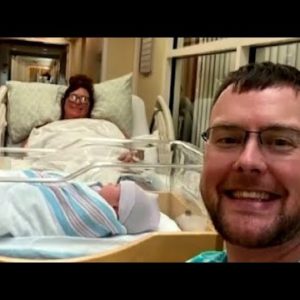 Woman gives birth during Hurricane Ian