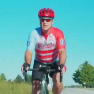Veteran bikes across U.S. to honor fallen soldiers, shine light on mental health crisis