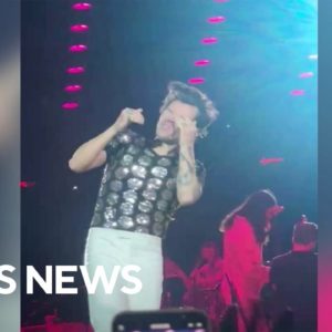 Harry Styles hit in the eye with Skittles during "Love on Tour" concert