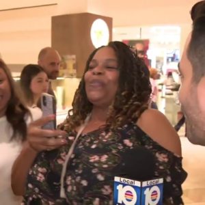Thousands of shoppers race for massive discounts during Black Friday at Aventura Mall