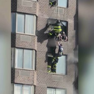 Residents rescued in New York City apartment fire