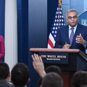 Watch Live: COVID response coordinator Dr. Jha joins White House briefing | CBS News