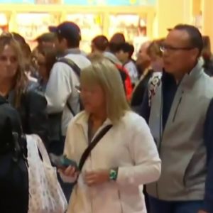 Arctic blast causes travel woes at Orlando airport