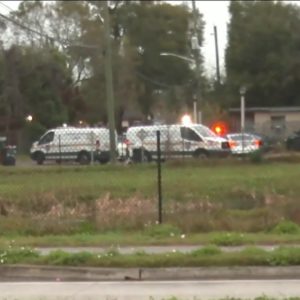 Double stabbing in Longbranch neighborhood leaves 1 dead
