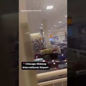 Bags pile up at Chicago Midway airport amid massive flight cancellations due to winter storm #shorts