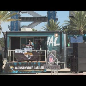 Jacksonville sends off Jaguars as they head to playoffs