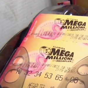 Mega Millions jackpot climbs to $940M